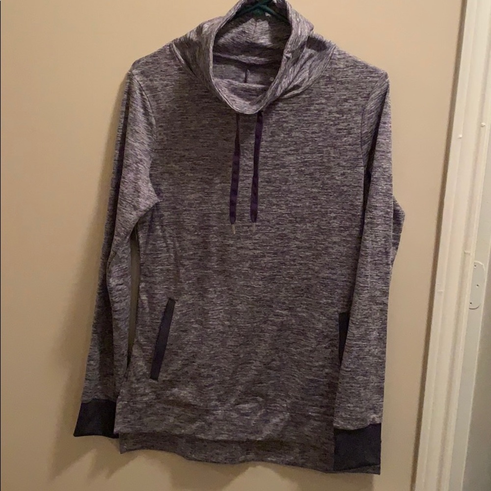 Sweatshirt never worn - Picture 1 of 3